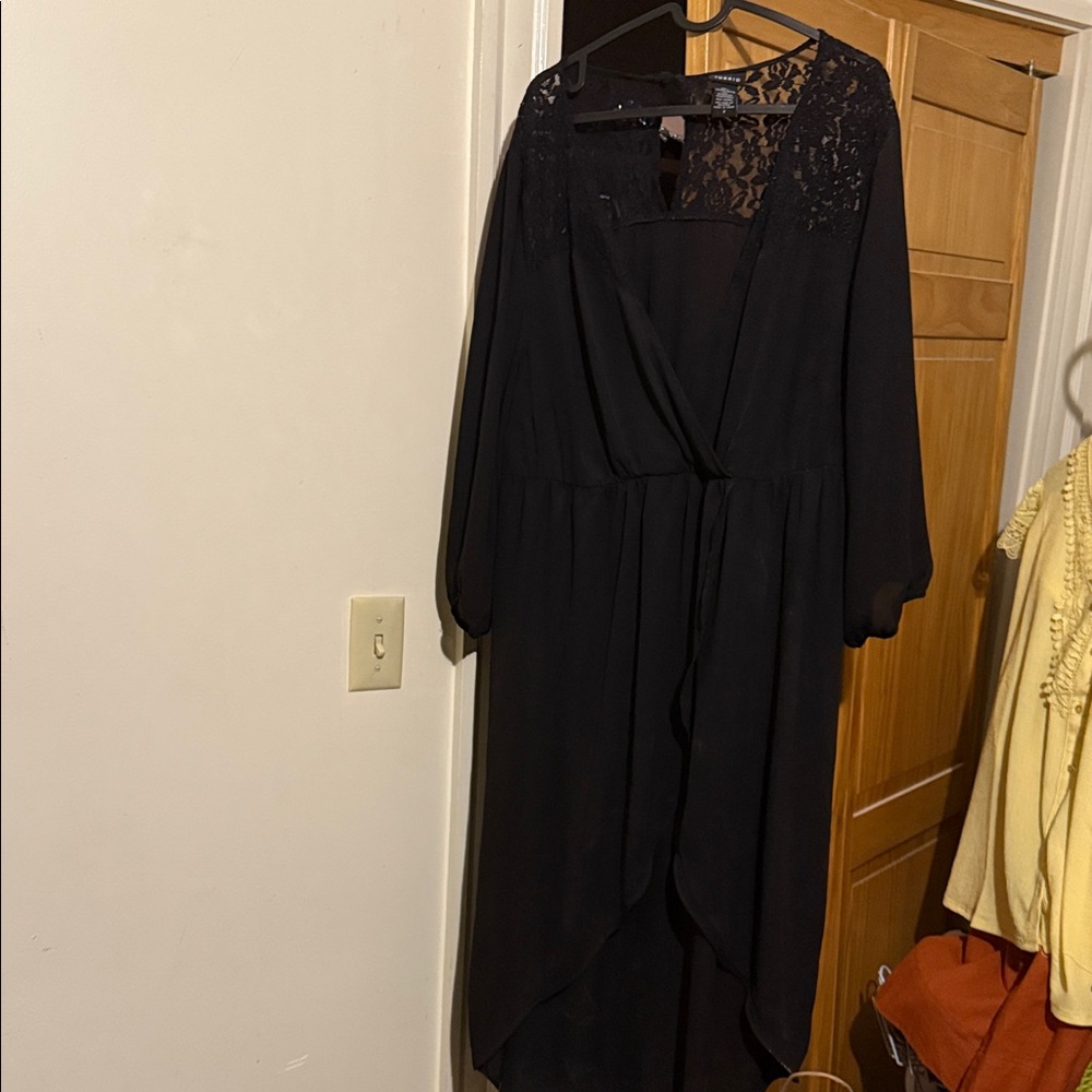 Elegant Black Midi Dress